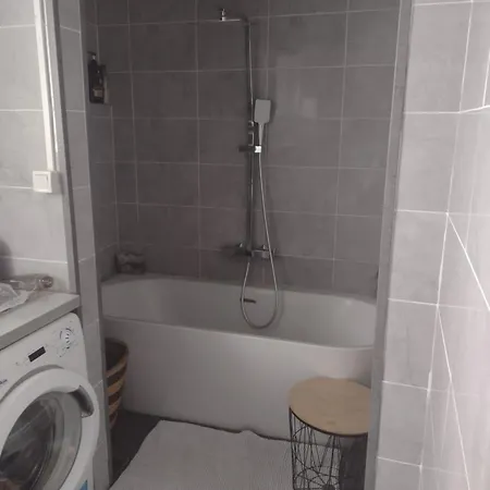 Le Brossolette Сен-Дени