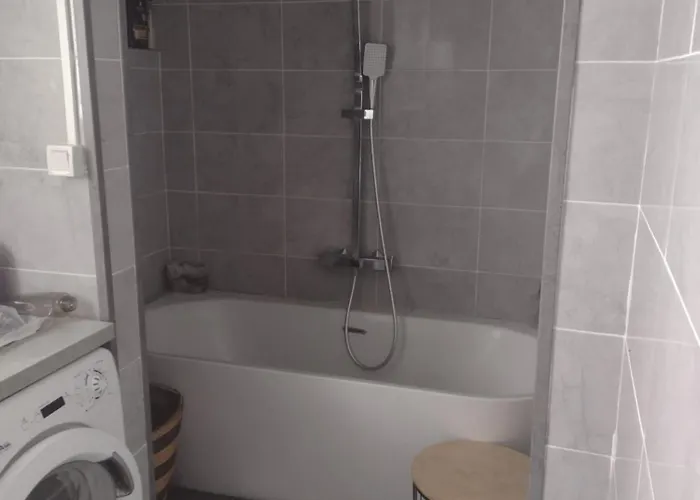 Le Brossolette Сен-Дени